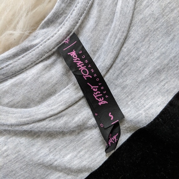 Betsey Johnson Performance Velvet Love Top - Picture 6 of 6